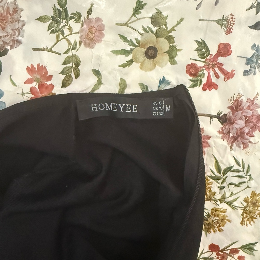 Black Fit & Flare Cap Sleeve Dress • Size M • Textured Fabric - Picture 9 of 9